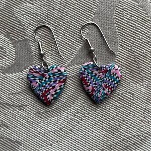 💜 Multicolored heart dangly earrings 💜